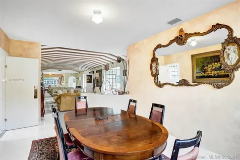 4601 Alton Road Miami Beach FL 33140