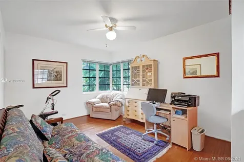 4601 Alton Road Miami Beach FL 33140