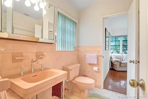 4601 Alton Road Miami Beach FL 33140