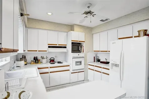 4601 Alton Road Miami Beach FL 33140