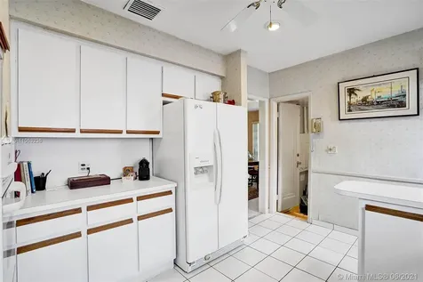 4601 Alton Road Miami Beach FL 33140