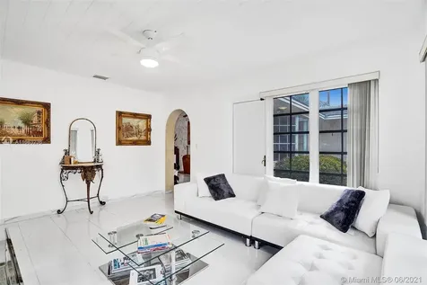 4601 Alton Road Miami Beach FL 33140