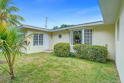 4601 Alton Road Miami Beach FL 33140
