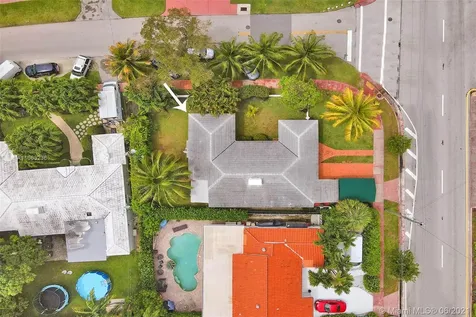 4601 Alton Road Miami Beach FL 33140