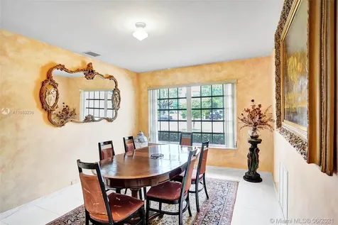 4601 Alton Road Miami Beach FL 33140