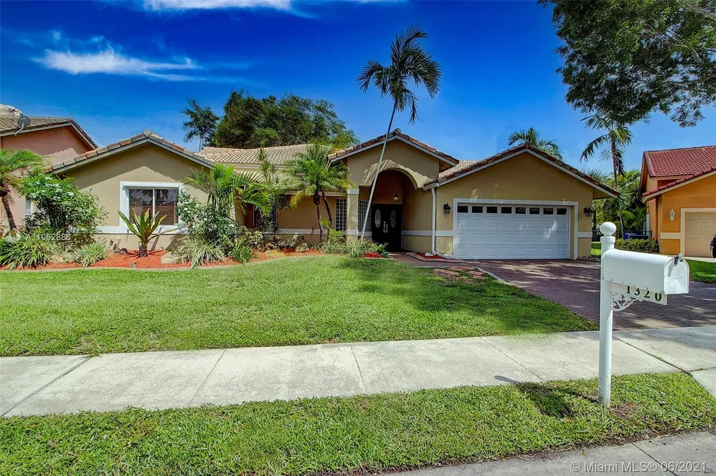 1320 SW 104th Avenue Pembroke Pines FL 33025