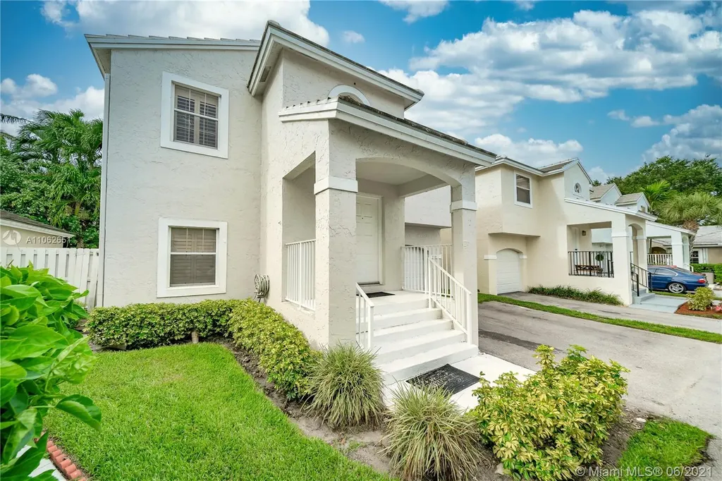 9907 NW 2nd Street Plantation FL 33324