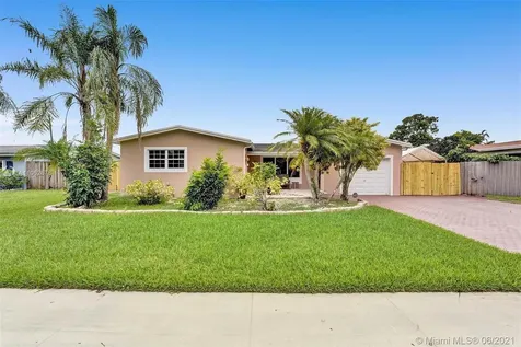 8956 SW 53rd Street Cooper City FL 33328