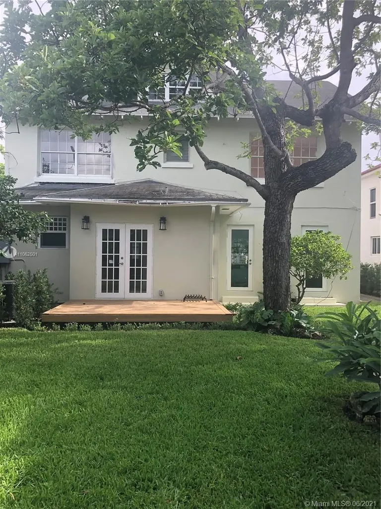 1420 SW 11th Street Miami FL 33135