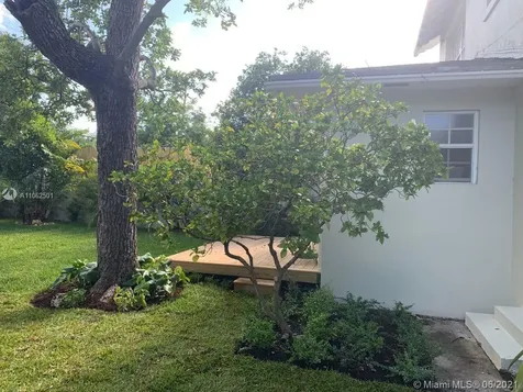 1420 SW 11th Street Miami FL 33135