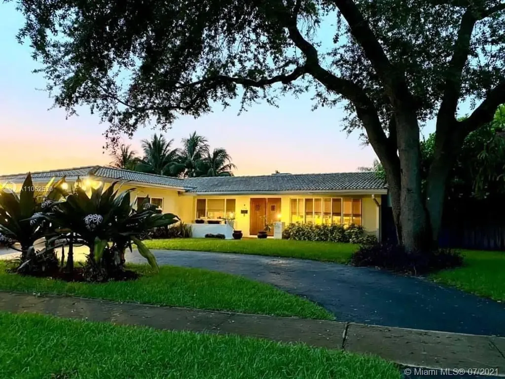 1118 N 46th Terrace Hollywood FL 33021