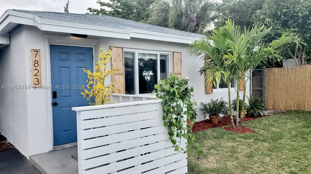 7823 Loomis Street Lantana FL 33462