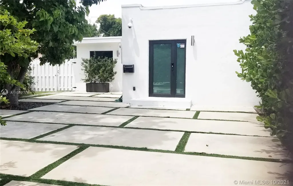 1713 Moffett Street Hollywood FL 33020