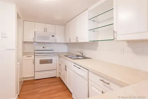 10090 NW 80th Court Hialeah Gardens FL 33016