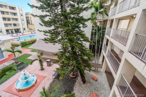 10090 NW 80th Court Hialeah Gardens FL 33016