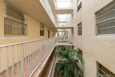 10090 NW 80th Court Hialeah Gardens FL 33016