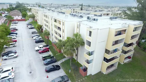 10090 NW 80th Court Hialeah Gardens FL 33016