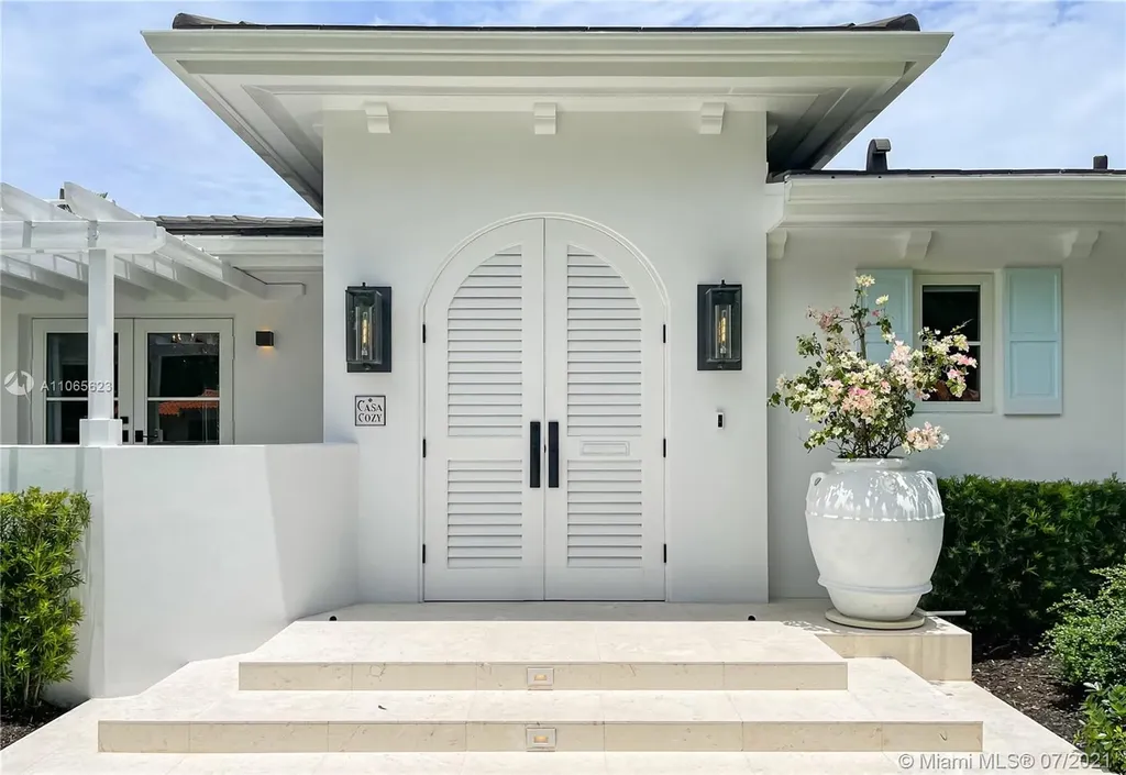 6901 Almansa Street Coral Gables FL 33146