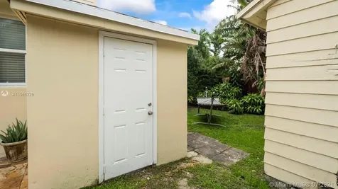 4258 N Michigan Avenue Miami Beach FL 33140