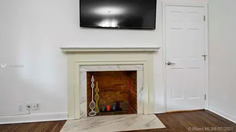 4258 N Michigan Avenue Miami Beach FL 33140