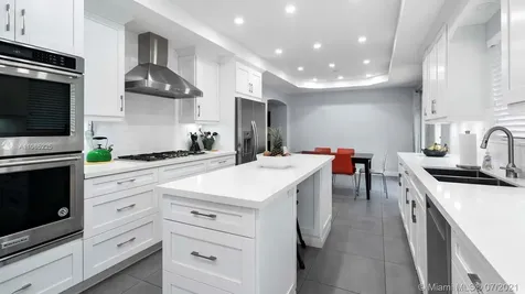 4258 N Michigan Avenue Miami Beach FL 33140