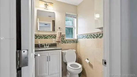 4258 N Michigan Avenue Miami Beach FL 33140