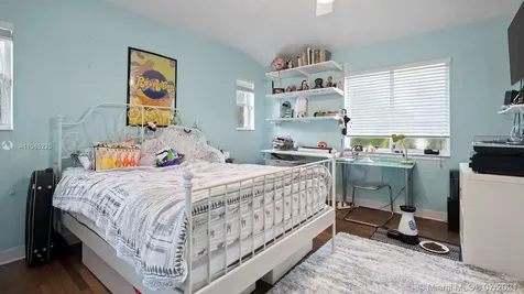 4258 N Michigan Avenue Miami Beach FL 33140