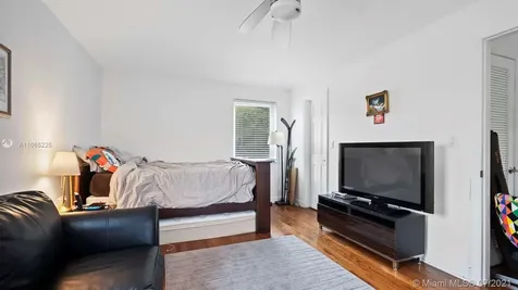4258 N Michigan Avenue Miami Beach FL 33140