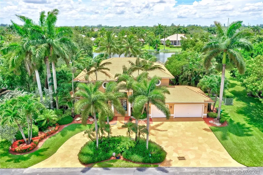 2221 SW 131st Terrace Davie FL 33325