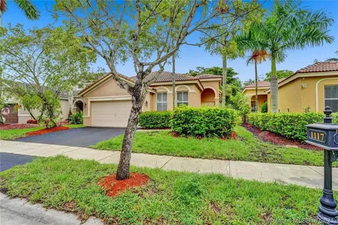 1117 Bluewood Terrace Weston FL 33327