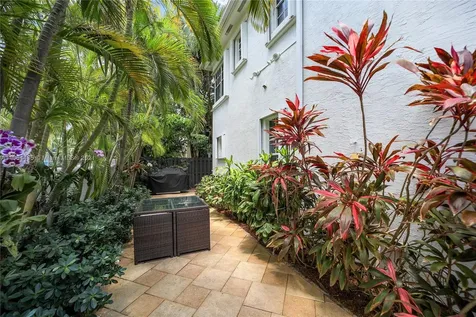19414 NE 39th Avenue Sunny Isles Beach FL 33160