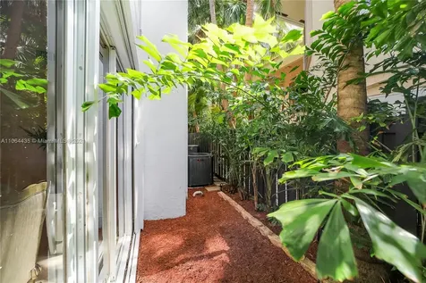 19414 NE 39th Avenue Sunny Isles Beach FL 33160