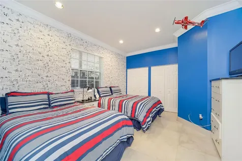 19414 NE 39th Avenue Sunny Isles Beach FL 33160
