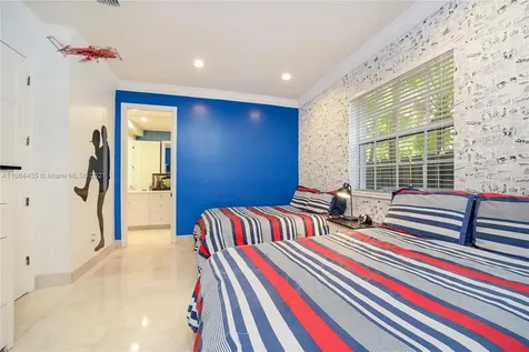 19414 NE 39th Avenue Sunny Isles Beach FL 33160