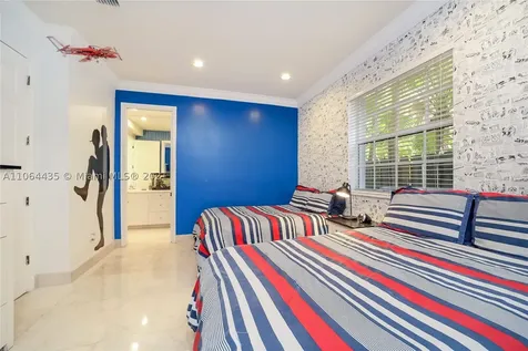 19414 NE 39th Avenue Sunny Isles Beach FL 33160