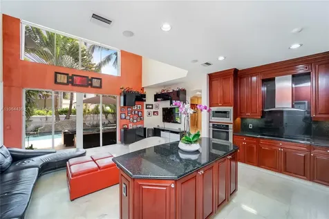 19414 NE 39th Avenue Sunny Isles Beach FL 33160