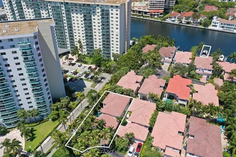 19414 NE 39th Avenue Sunny Isles Beach FL 33160