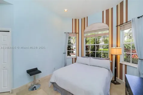19414 NE 39th Avenue Sunny Isles Beach FL 33160