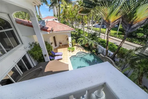 19414 NE 39th Avenue Sunny Isles Beach FL 33160