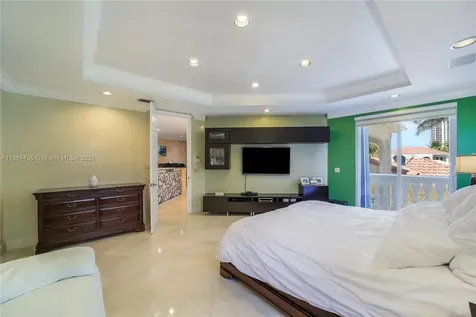 19414 NE 39th Avenue Sunny Isles Beach FL 33160