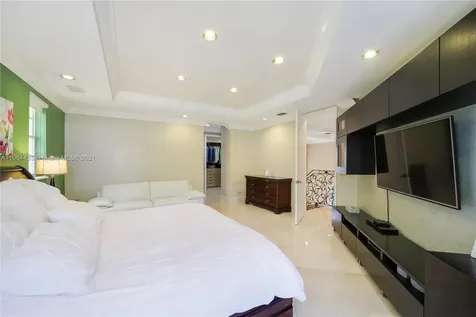 19414 NE 39th Avenue Sunny Isles Beach FL 33160