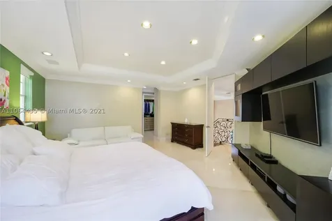 19414 NE 39th Avenue Sunny Isles Beach FL 33160