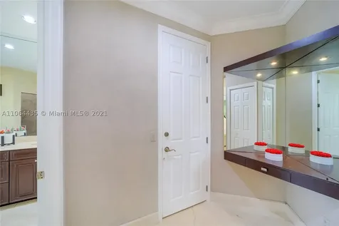 19414 NE 39th Avenue Sunny Isles Beach FL 33160