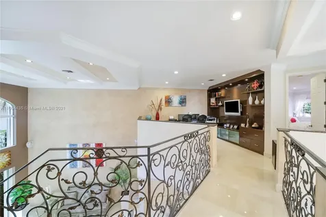 19414 NE 39th Avenue Sunny Isles Beach FL 33160