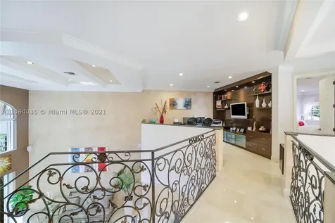 19414 NE 39th Avenue Sunny Isles Beach FL 33160