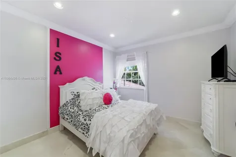 19414 NE 39th Avenue Sunny Isles Beach FL 33160