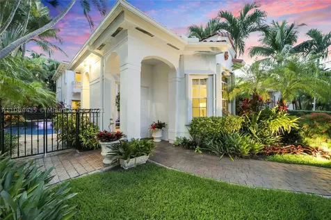 19414 NE 39th Avenue Sunny Isles Beach FL 33160