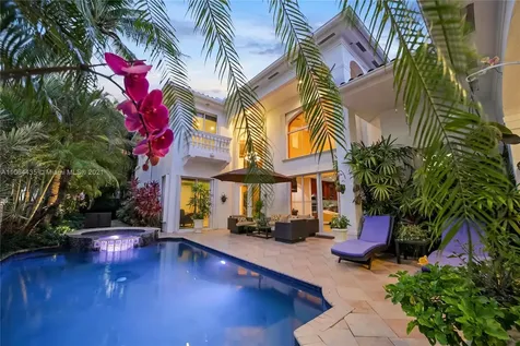 19414 NE 39th Avenue Sunny Isles Beach FL 33160