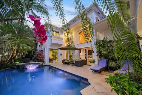19414 NE 39th Avenue Sunny Isles Beach FL 33160