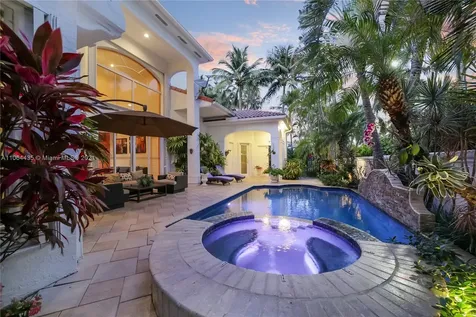 19414 NE 39th Avenue Sunny Isles Beach FL 33160